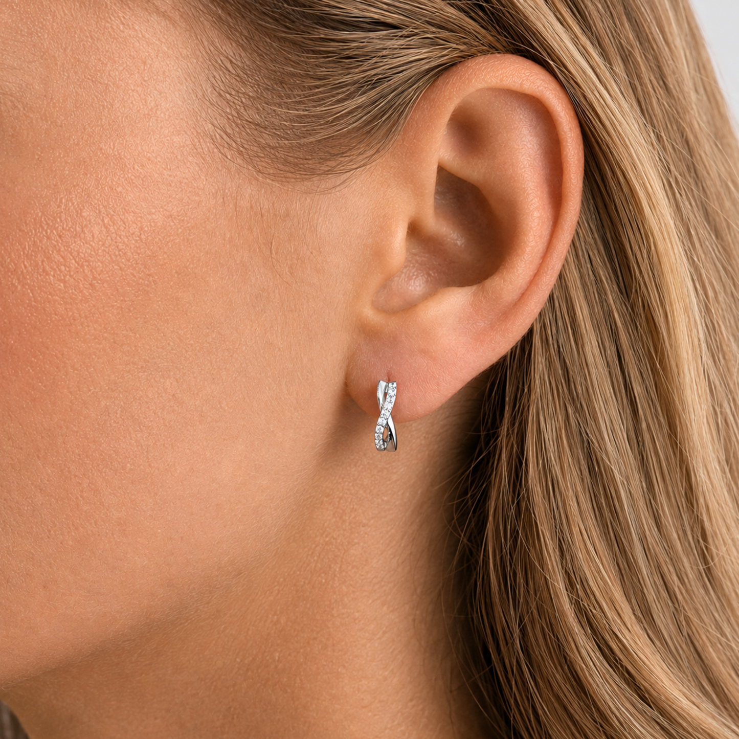 Kolczyki Crystal Infinity Hoop S925 Białe Złoto Damskie