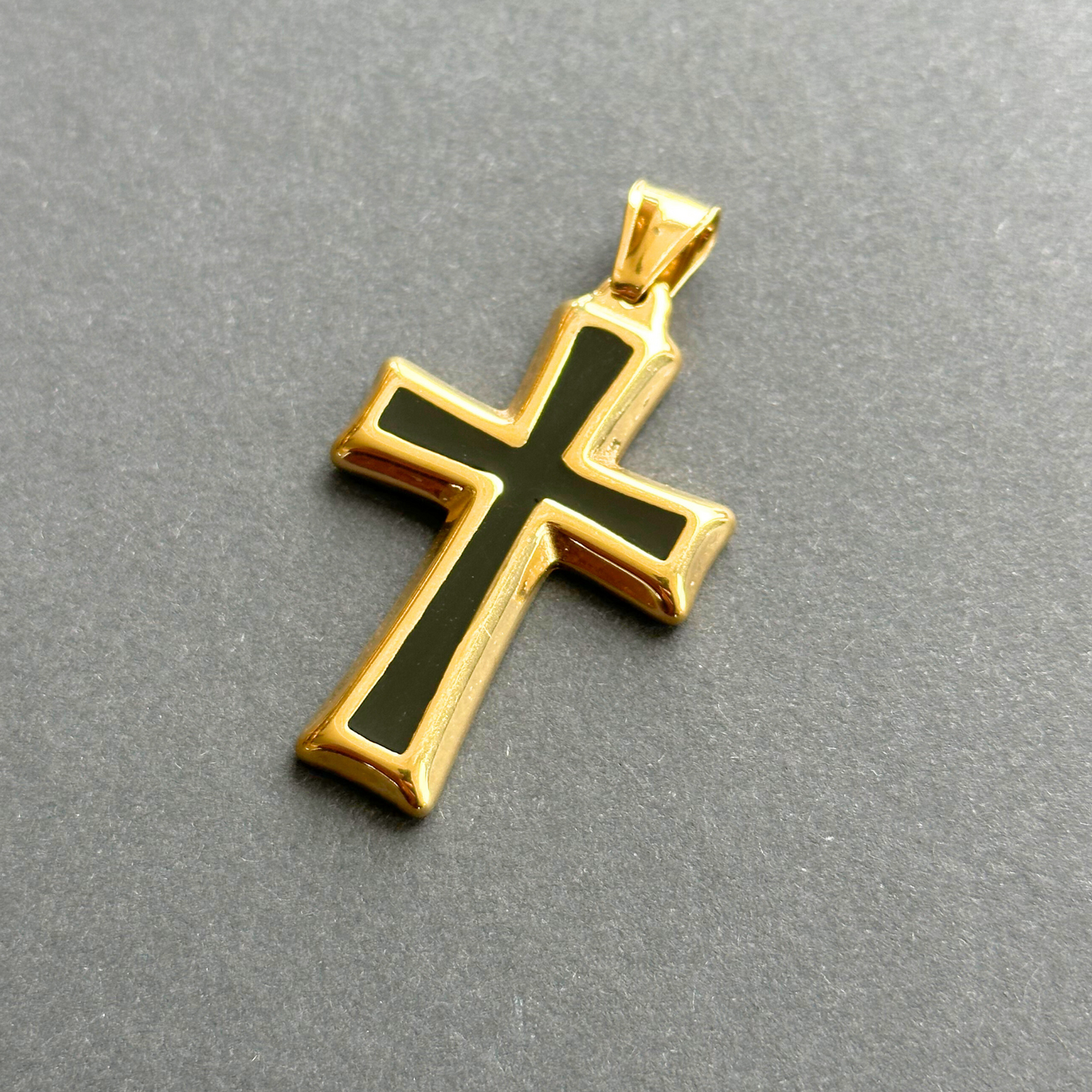 Zawieszka Black Cross Złota
